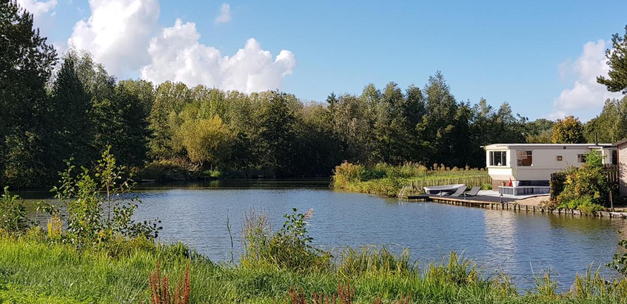 Villa Carafun Aan Het Water Ooltgensplaat Exterior foto