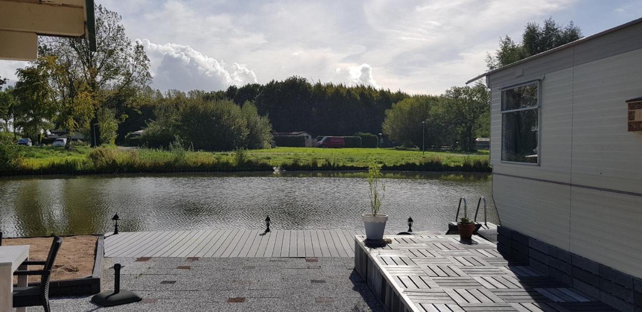 Villa Carafun Aan Het Water Ooltgensplaat Exterior foto